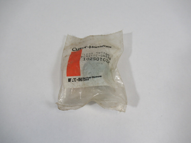 Cutler-Hammer 10250TC22 Push Button Plastic Lens Green ! NWB !
