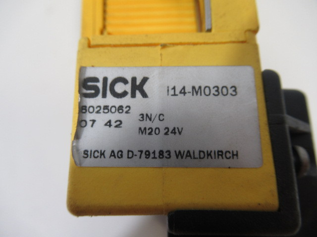 Sick Optic I14-M0303 i14 Series Mechinal Locking 24VDC 3NC M20 USED