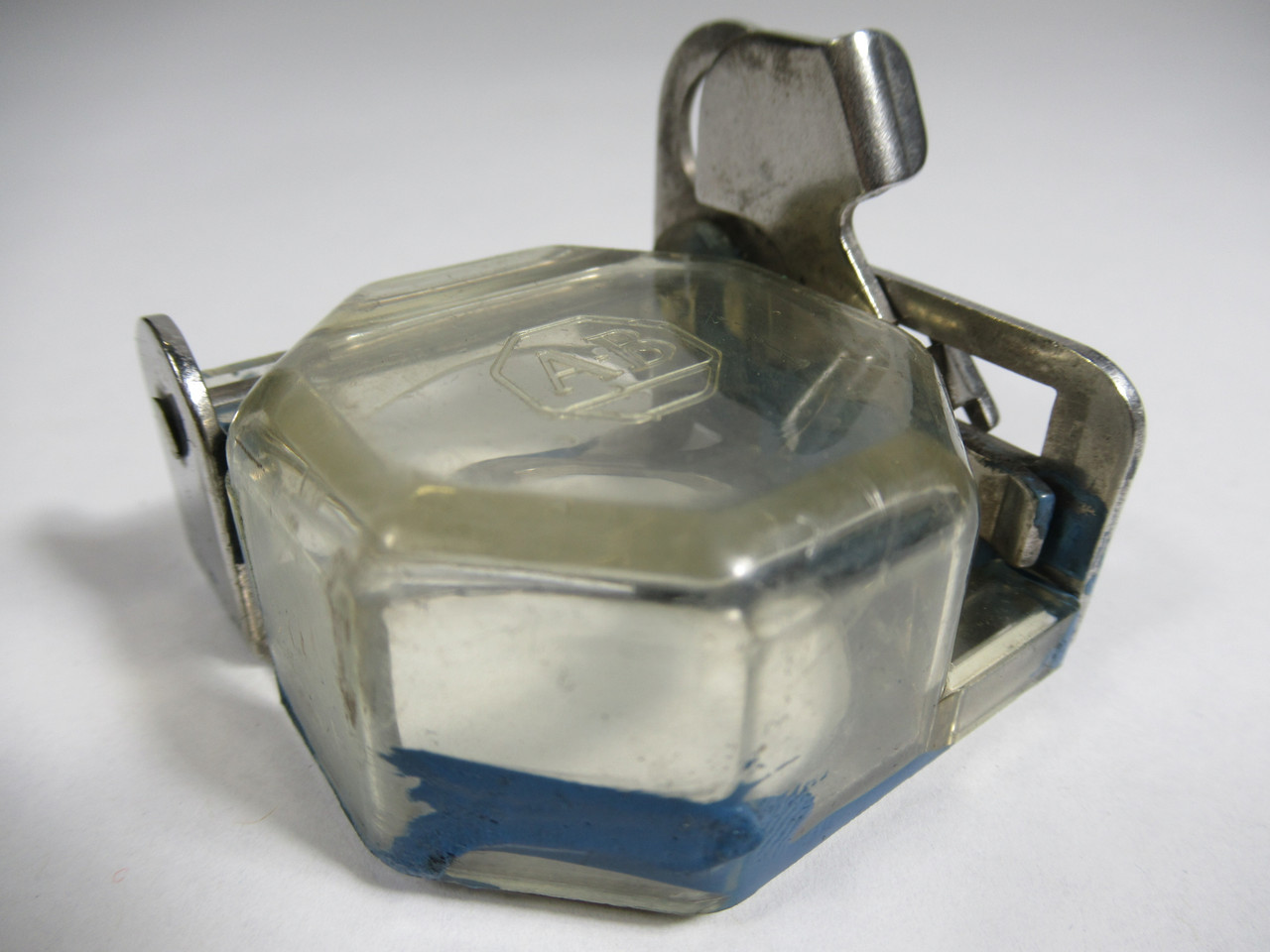 Allen-Bradley 800T-N156 Padlocking Cover Attachment for Push Button USED