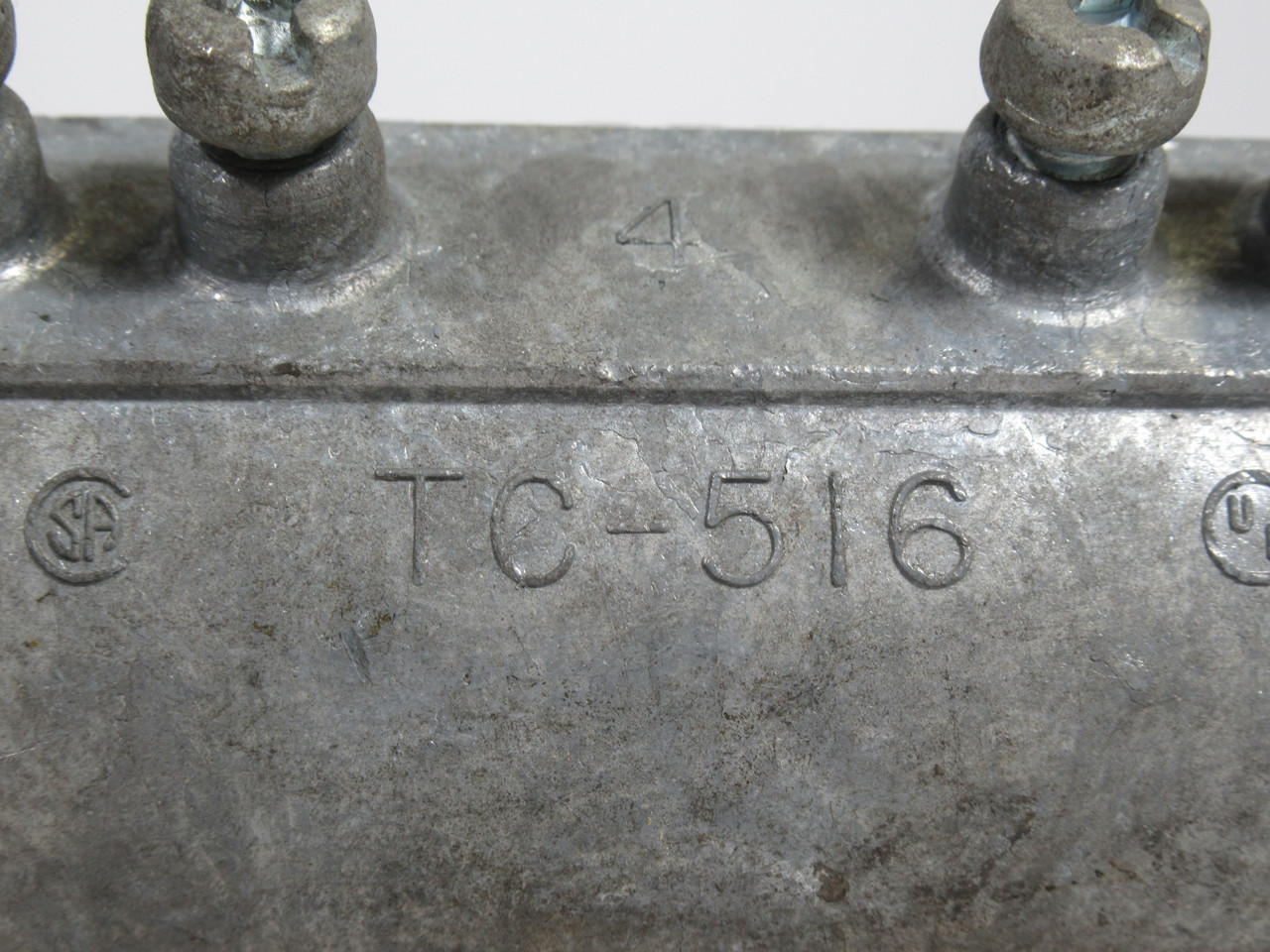 Neer TC-516 Zinc EMT Set Screw Coupling 2" Trade 2.69" OD 3.44" L USED