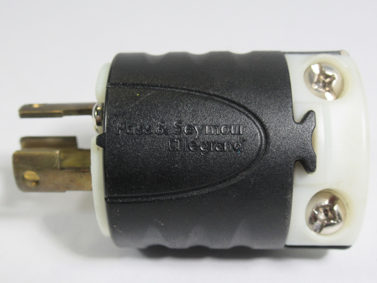 Pass & Seymour Legrand L5-15P Twist-Lock Plug 15A 125V 3-Wire 2-Pole USED