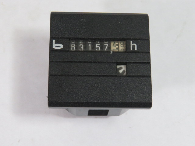 Bauser 634 52x52mm Hour Meter with Terminal Connection USED