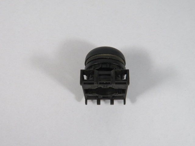 Cutler-Hammer M22S-DL-W White Push Button Operator w/ Mounting Latch USED