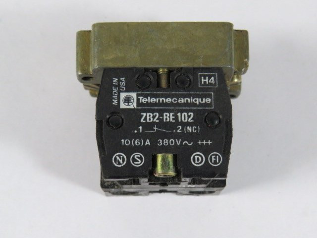 Telemecanique ZB2-BZ104 Contact Block w/ Mounting Base 2NC USED