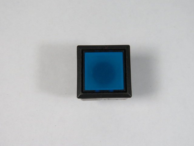 IDEC LW7L-M1-S Blue Square Push Button Operator w/o Marking USED