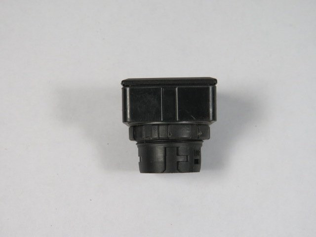 IDEC LW7L-M1-S Blue Square Push Button Operator w/o Marking USED