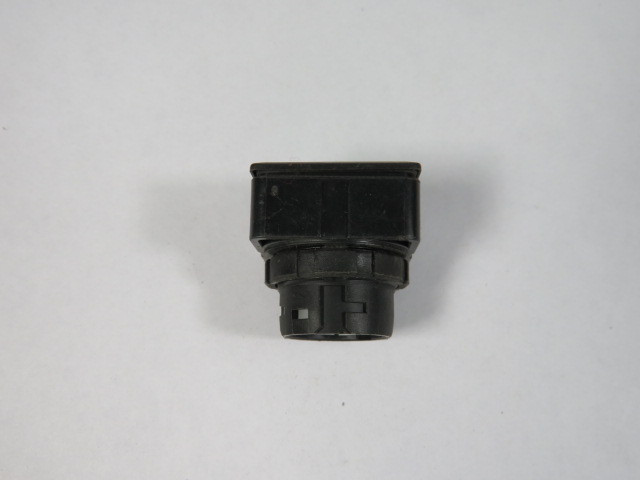 IDEC LW7L-M1-G Green Square Push Button Operator "AUTO" USED