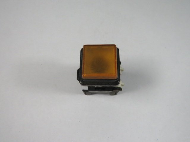 Square D D1V20-Z20Y Yellow Square Pilot Light USED
