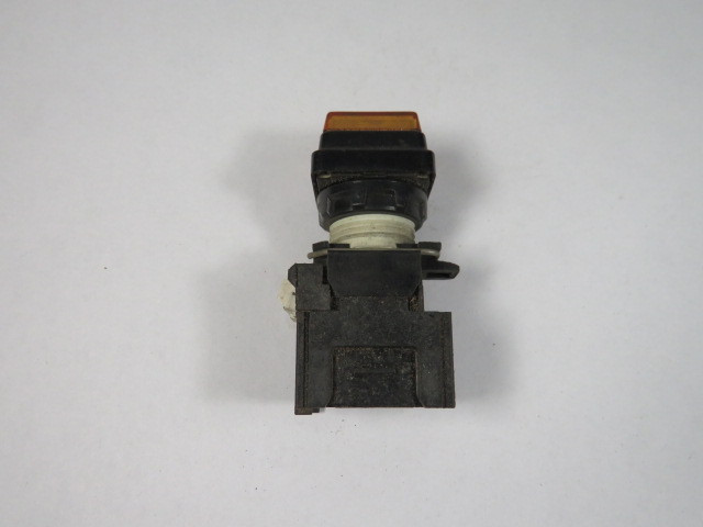 Square D D1V20-Z20Y Yellow Square Pilot Light USED