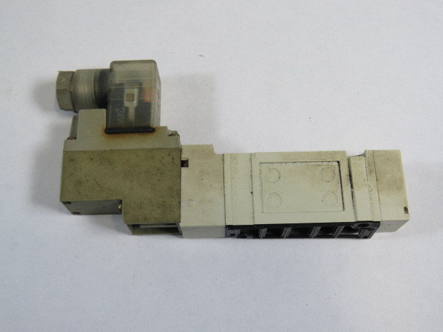 SMC SY5140-5DZ Solenoid Valve w/ Connector 0.15~0.7MPa USED