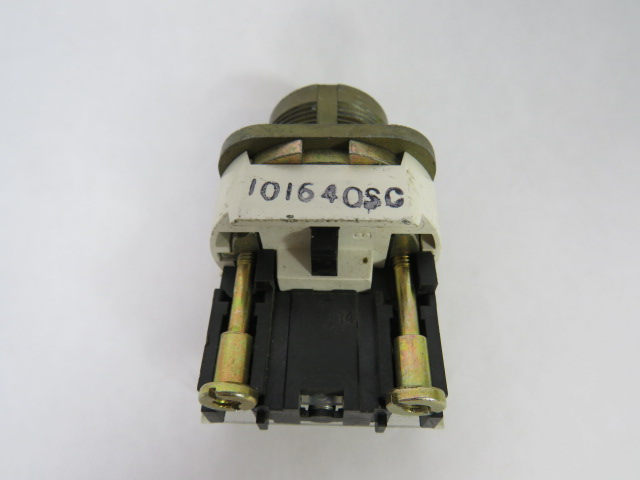 Allen-Bradley 800T-H2D2 Series T Selector Switch 1NC 2-Position No Knob USED