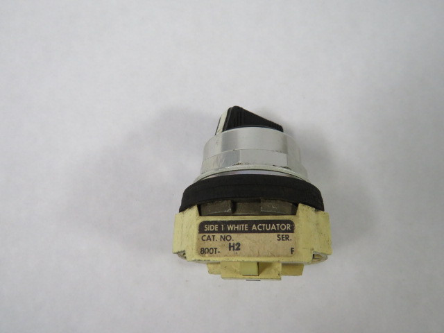 Allen-Bradley 800T-H2 Ser F Selector Switch No Contact Block 2-Position USED