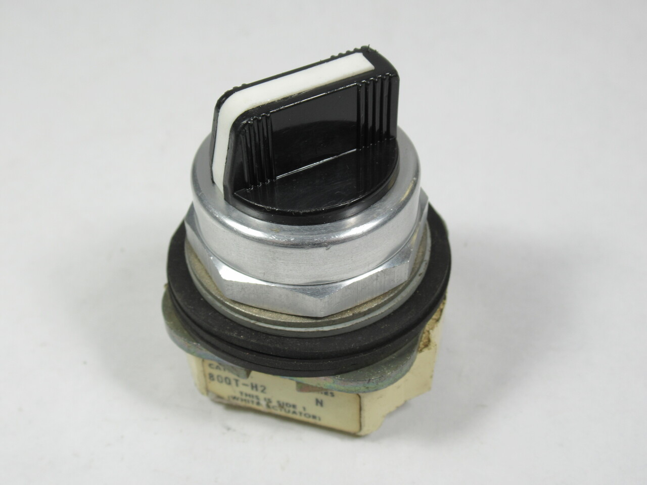 Allen-Bradley 800T-H2 Ser N Selector Switch No Contact Block 2-Position ...