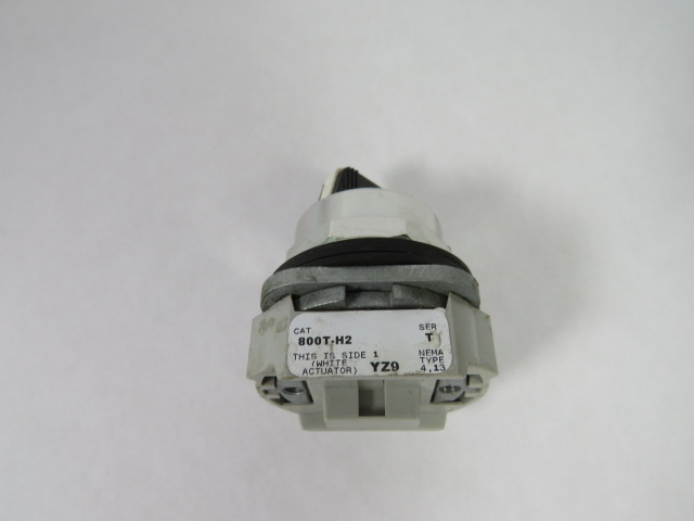 Allen-Bradley 800T-H2 Series T Selector Switch No Contacts 2-Position USED