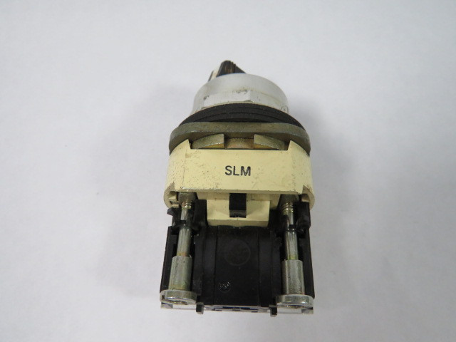 Allen-Bradley 800T-H2A Series T Selector Switch 1NO/1NC 2-Position ! AS IS !