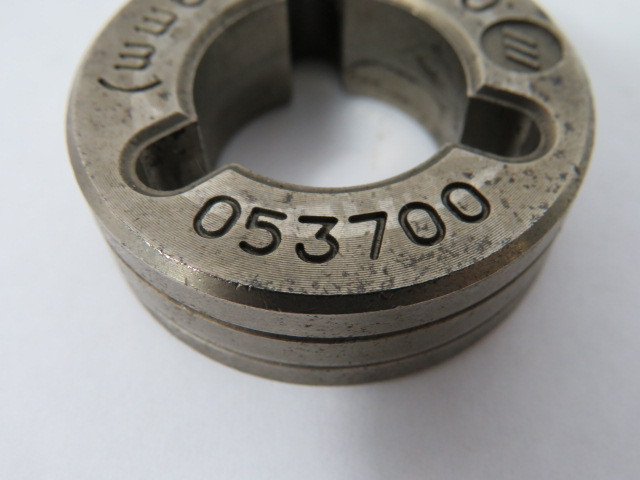 Miller 053700 Drive Roll .035V .9mm USED