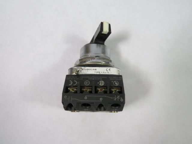 Furnas 52SB2CABA2 Series F Selector Switch 2NO/2NC 3-Position USED