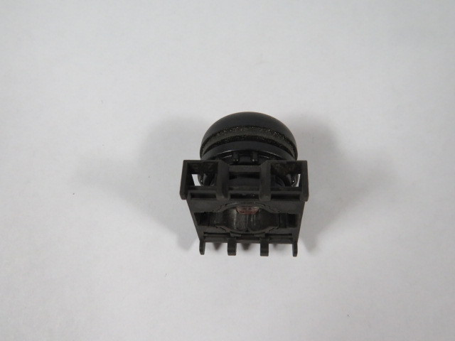 Allen-Bradley 800FP-LF4 Red Push Button Operator w/ Mounting Latch USED