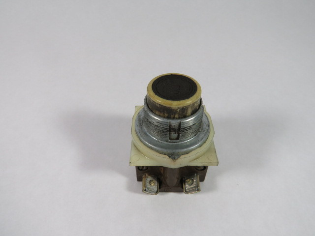 Square D 9001-KR3BH5 Black Push Button 6A 120-600V 1NO USED