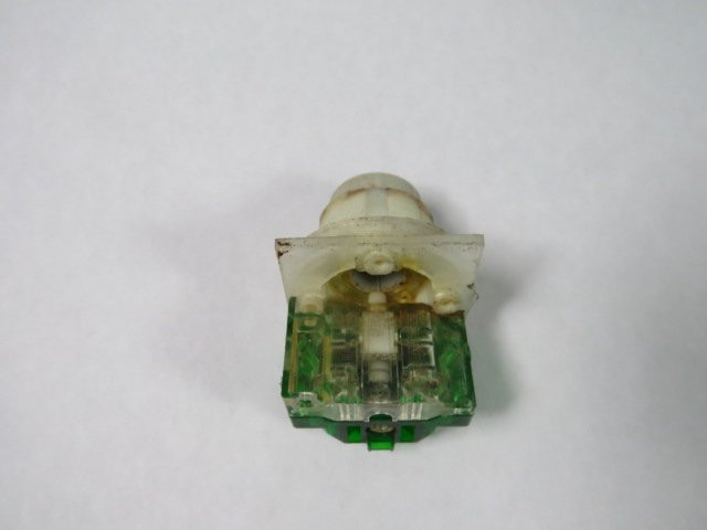 Square D 9001-SKR3GH5 Green Push Button 600VAC 1NO USED