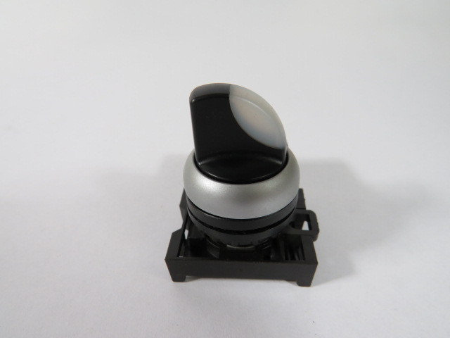 Cutler-Hammer M22-WLK3-W Selector Switch Operator 3-Position USED