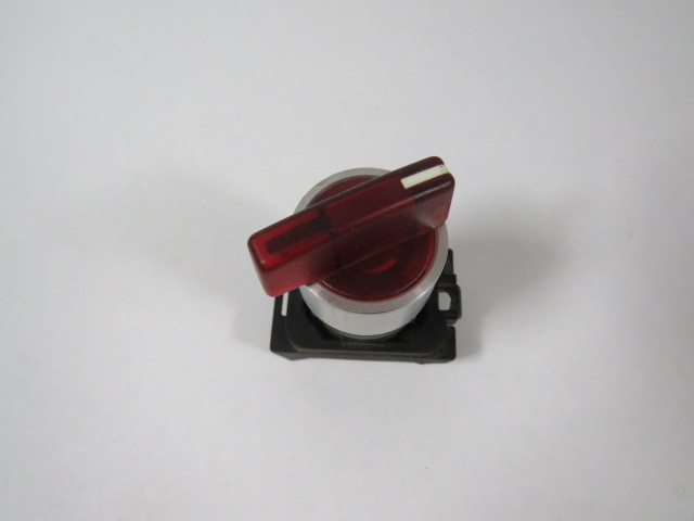 Allen-Bradley 800EM-LHM24 Red Lever Selector Switch 2-Position USED