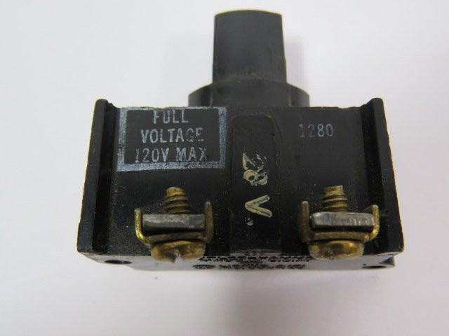 Cutler-Hammer 10250T70 Full Voltage Light Module 120V USED