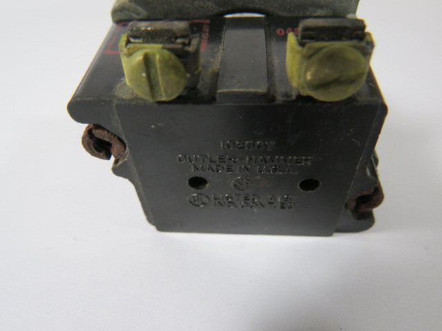 Cutler-Hammer 10250T181N Indicating Light 120V 50/60HZ 6.3V No Lens USED
