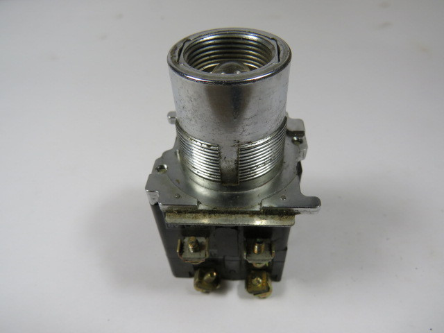 Cutler-Hammer 10250T181N Indicating Light 120V 6V Lamp 2NC No Lens USED