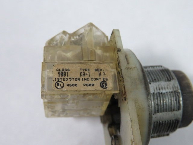 Square D 9001-KR3H13 Push Button No Color Insert 600V 1NO/1NC USED