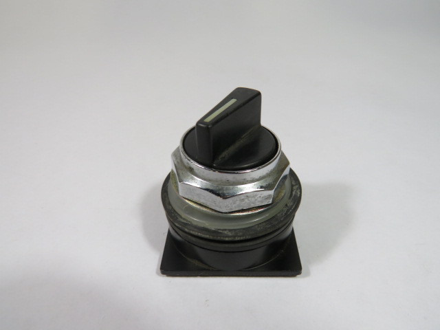 General Electric CR104PSG21B Selector Switch Operator Only 2-Position USED