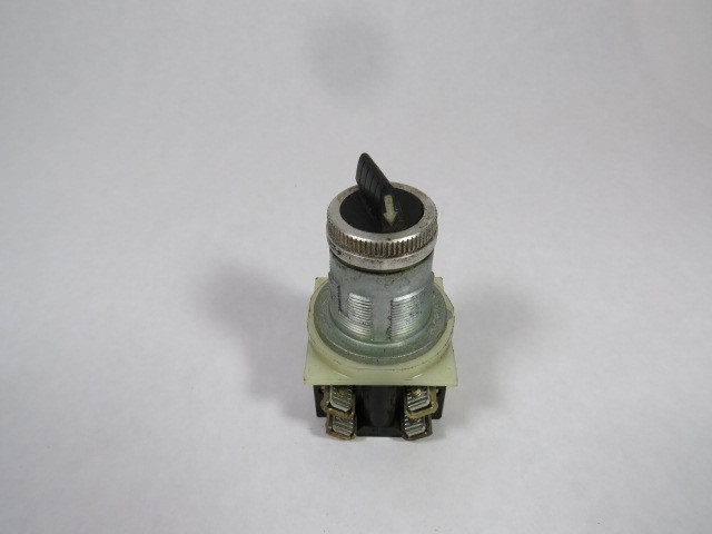 Square D 9001-KS42BH1 Selector Switch 1NO/1NC 3-Position USED