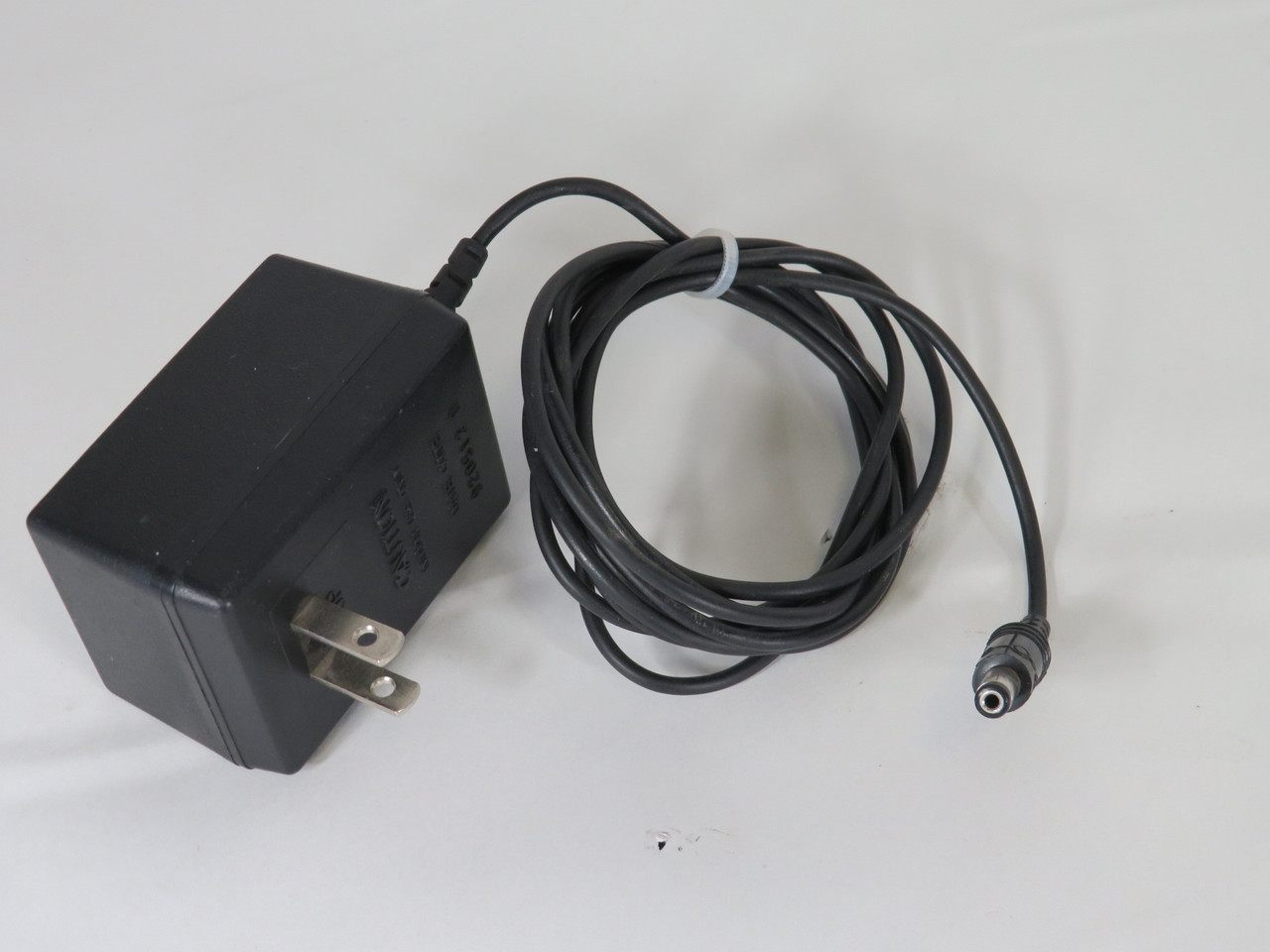 Sharp EA-23E AC Adapter Input: 120V 60Hz 6W Output: 8.5VDC 350mA USED