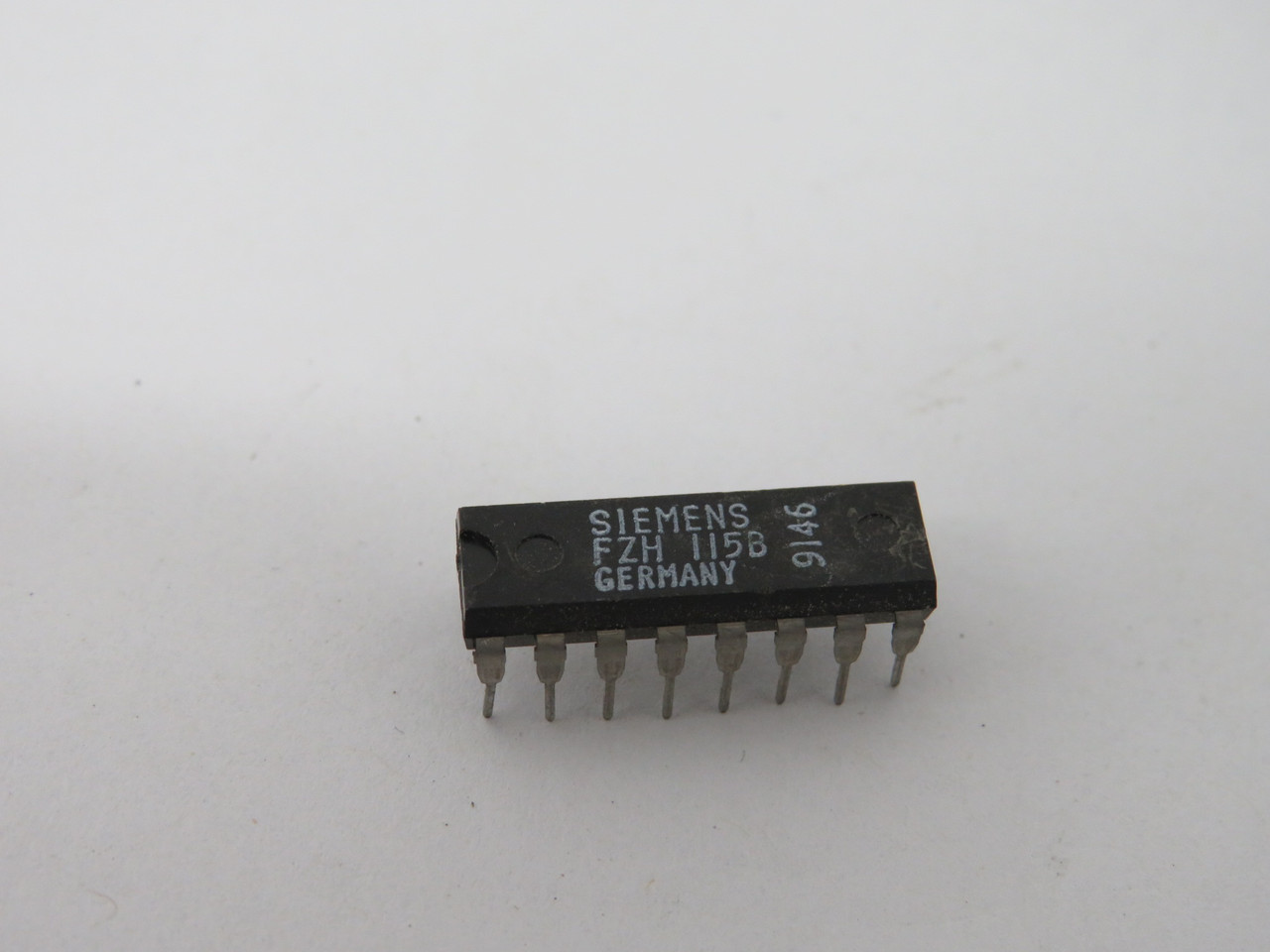 Siemens FZH-115B IC Chip 3 Input NAND Function Logic Gate 16-Pin USED
