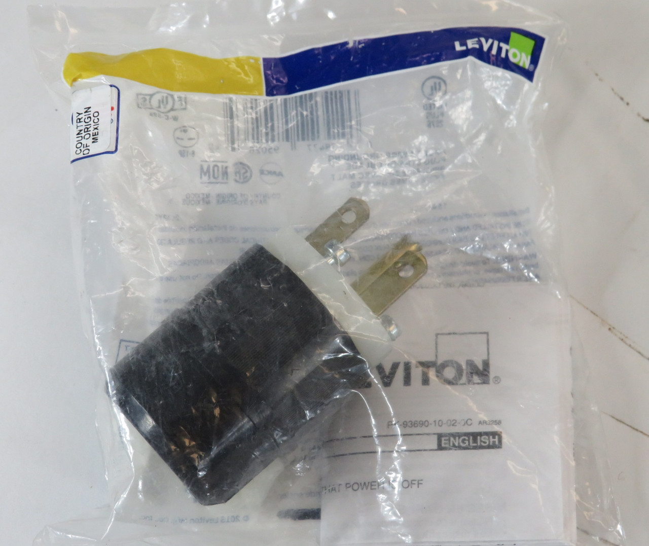 Leviton 5666-C Straight Blade Plug 15A 250V 3W 2P NWB