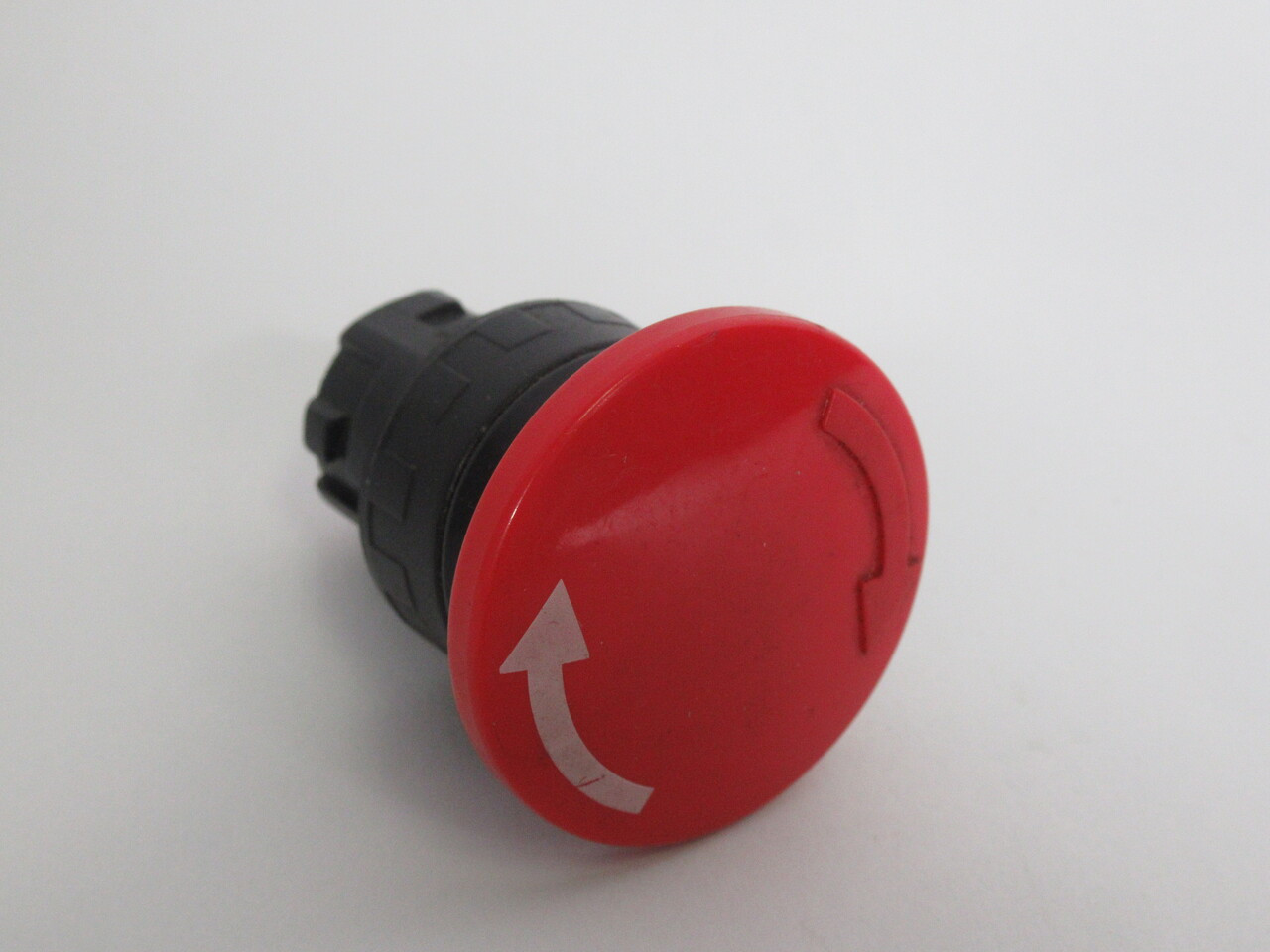 TE Connectivity RM065-2 Red Emergency Twist-to-Release Operator USED