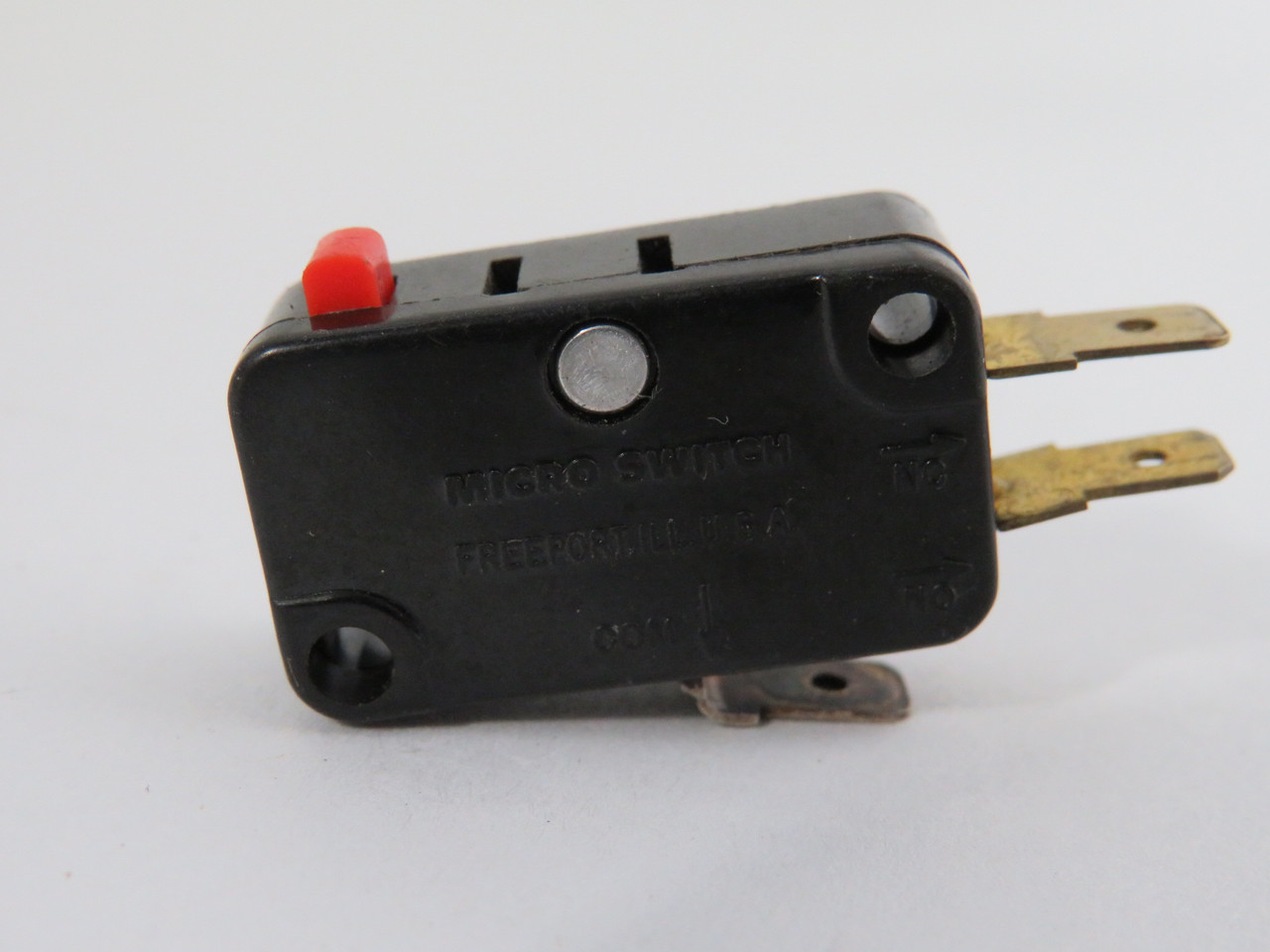 Microswitch V3-1101-D8 Limit Switch 10A 1/3HP 125/250VAC 1/2A 125VDC USED