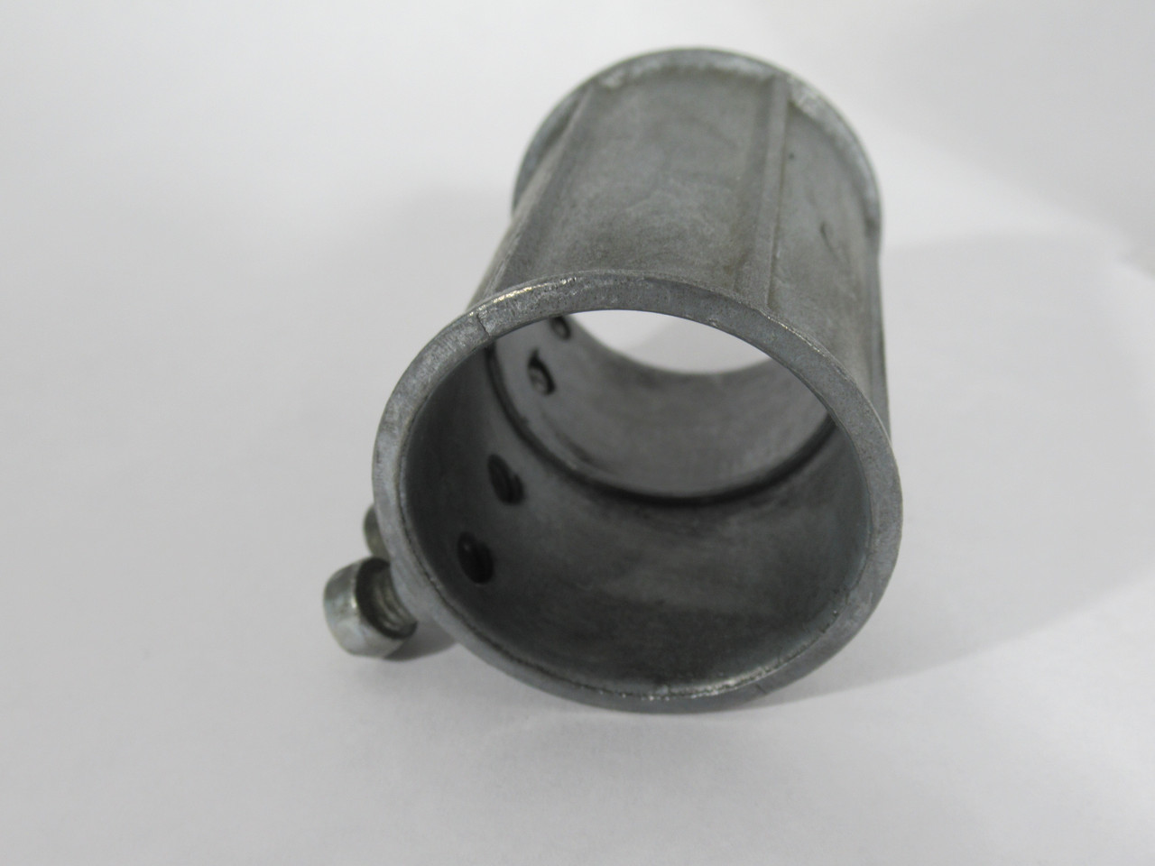 Generic 1-1/2" Zinc Cast Set Screw Coupling 2-1/2" Long Lot of 4 USED