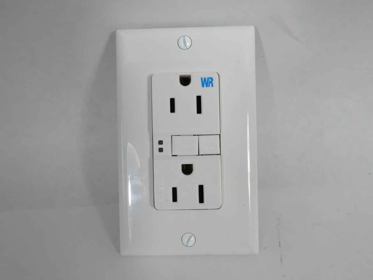 Eaton TWRSGF20W Old Style Self Test Weather Resistant Outlet 20A 125V 3W 2P USED