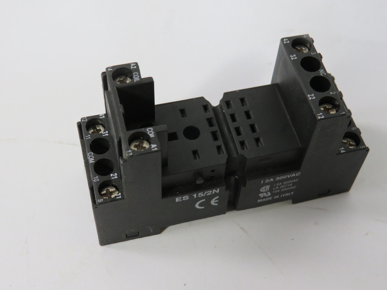 Carlo Gavazzi ES15/2N Black Relay Socket 10/12A 300VAC 14 Blade USED