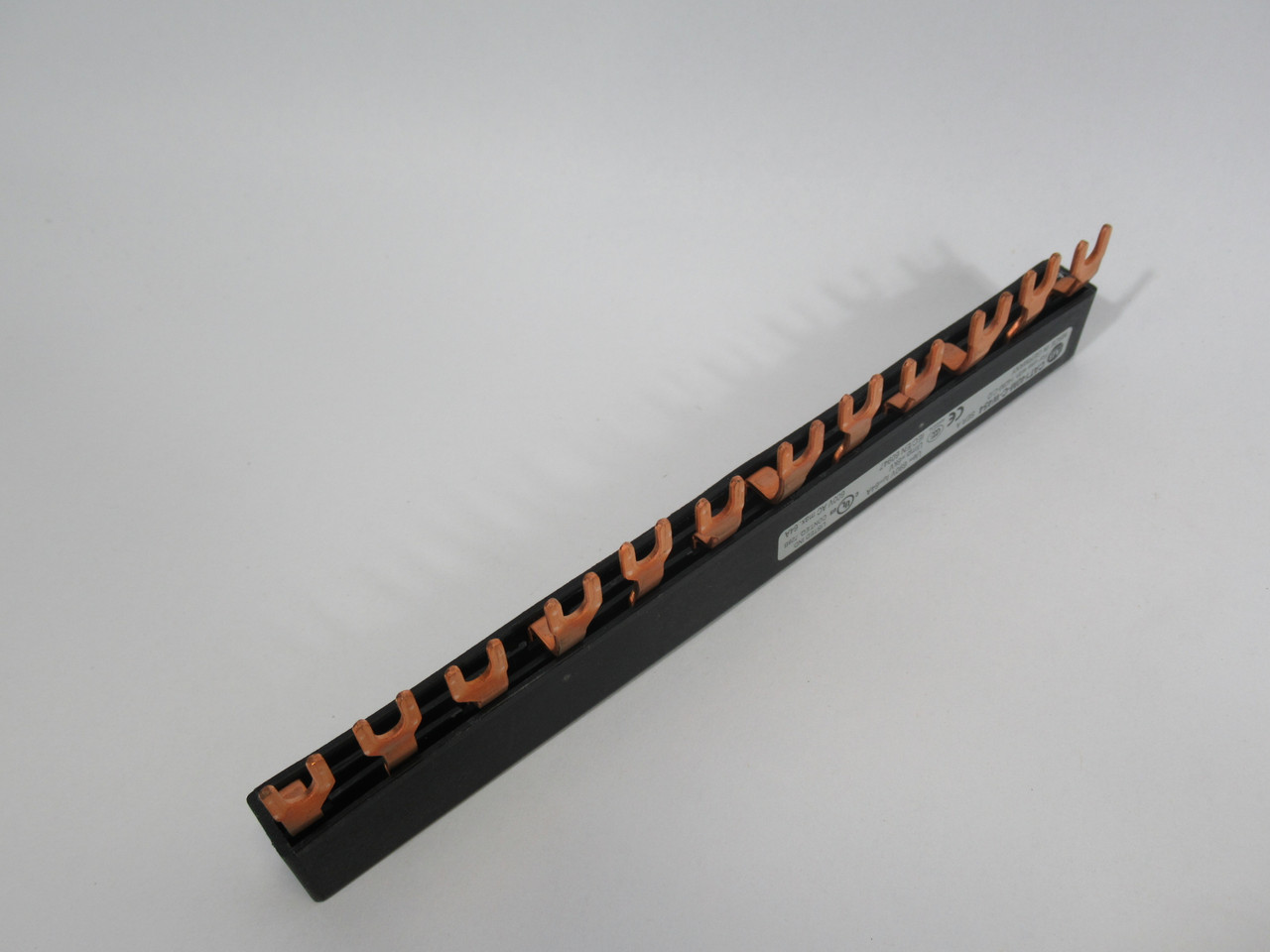 Allen-Bradley 140M-C-W454 Series A Compact Bus Bar 600VAC USED