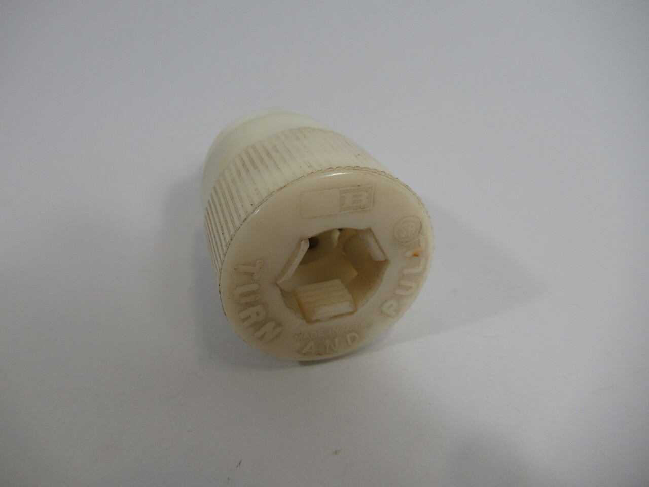 Bryant 4770NP Old Style Plug L7-15P 15A 277VAC 3W 2P USED