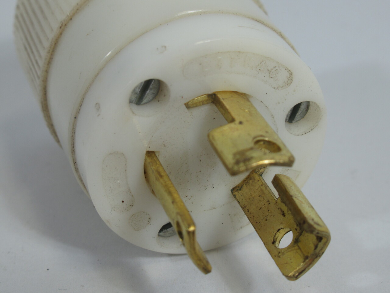 Bryant 4770NP Old Style Plug L7-15P 15A 277VAC 3W 2P USED