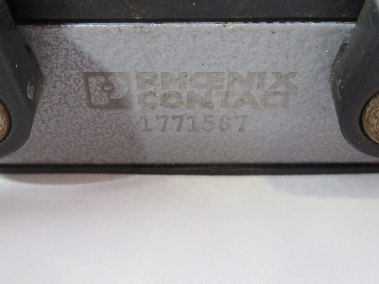 Phoenix Contact 1771587 Split Double Latch Panel Mount Base USED