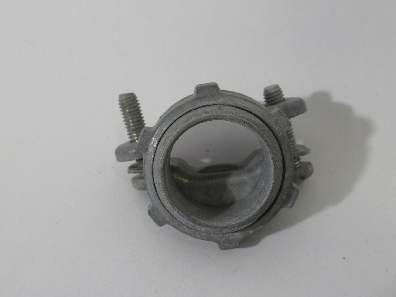 Neer C750 2 Screw Zinc Strap Romex Connector 3/4" USED