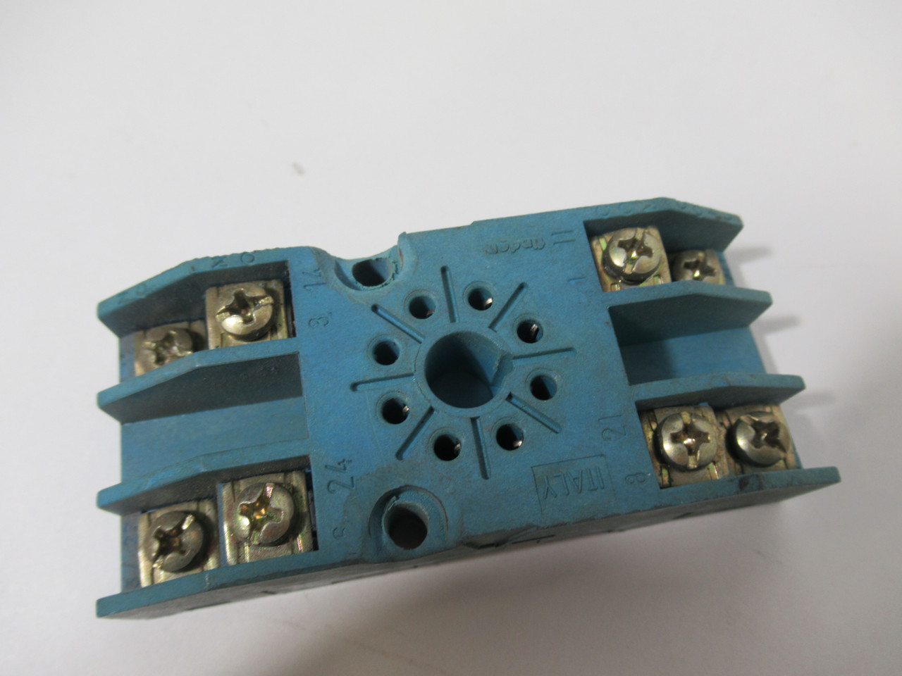 Finder 90.48 Blue Relay Socket 10A@250VAC 10A@380V 8-Pin USED