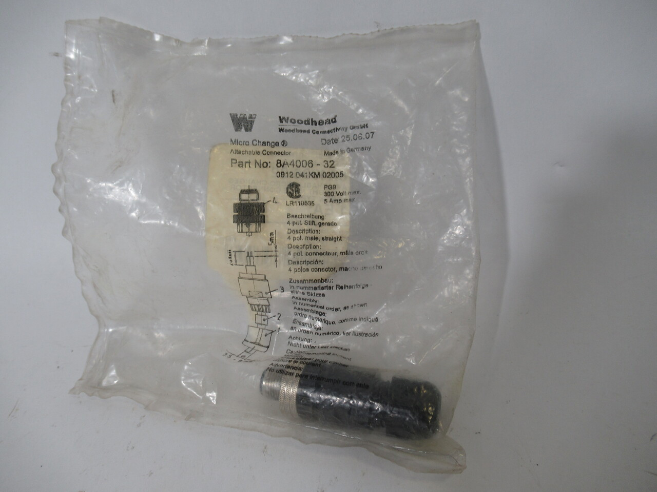 Brad Connectivity 8A4006-32 Micro-Change Straight Male Connector NWB