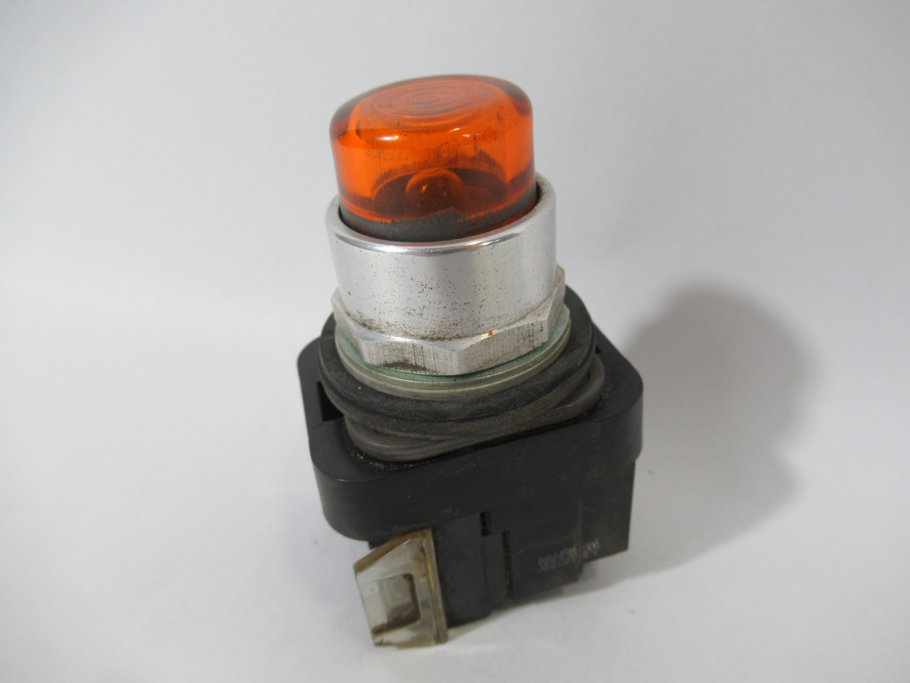 Allen-Bradley 800T-PT16A Ser. B Amber Push to Push Pilot Light 1NO 1NC USED