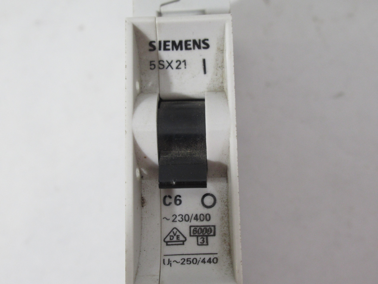 Siemens 5SX21-C6 Circuit Breaker 6A 230/400VAC 1 Pole *Crack to Case* USED