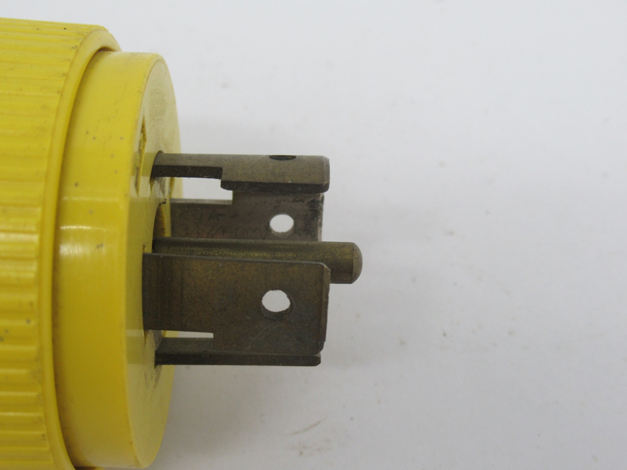 Pass & Seymour L2320P Old Style Yellow Locking Plug 20A 347/600V 5W 4P USED